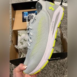 Under Armor hover sonic 4 men’s size 12.5 shoes